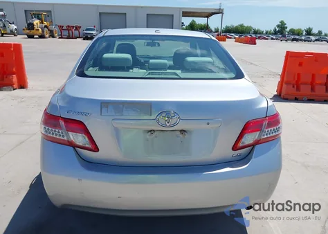 2011 Toyota Camry Le z USA, uszkodzony, nr VIN 4T4BF3EK6BR152655